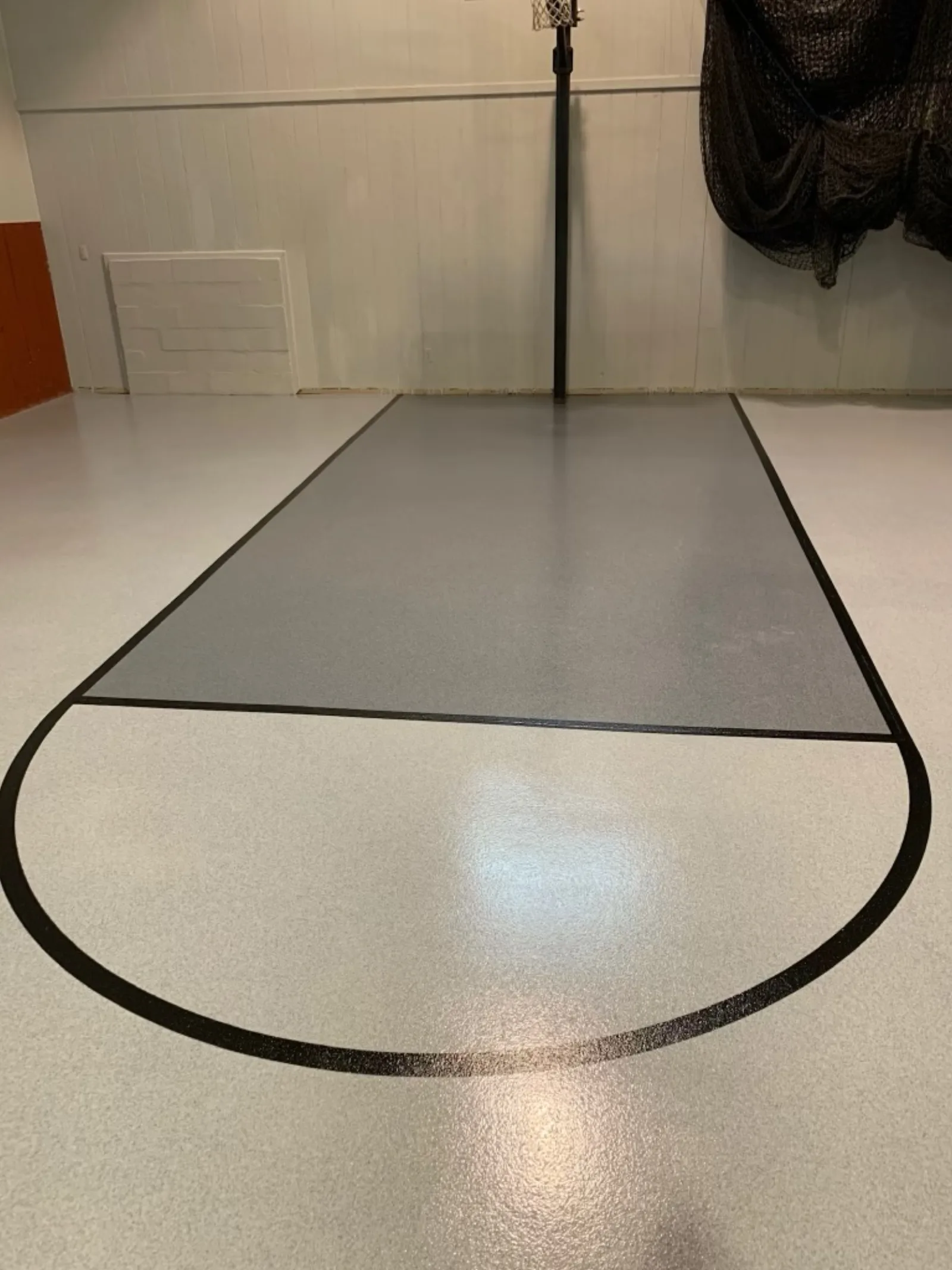 Quartz sport court floor