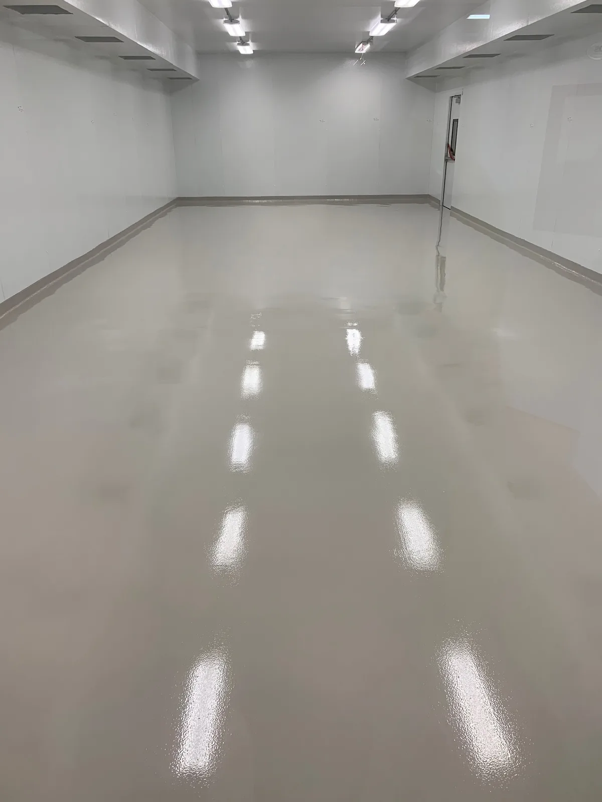 Solid color epoxy